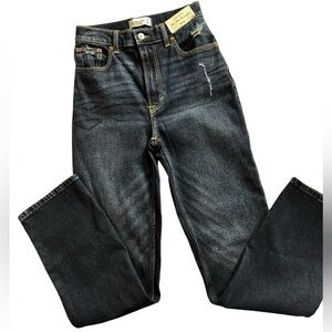 Abercrombie & Fitch jeans- Ultra high rise The 90’s straight.